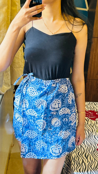 Blue white flower skort